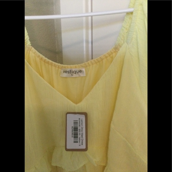 NWT - Fun yellow dress size small - Picture 3 of 4